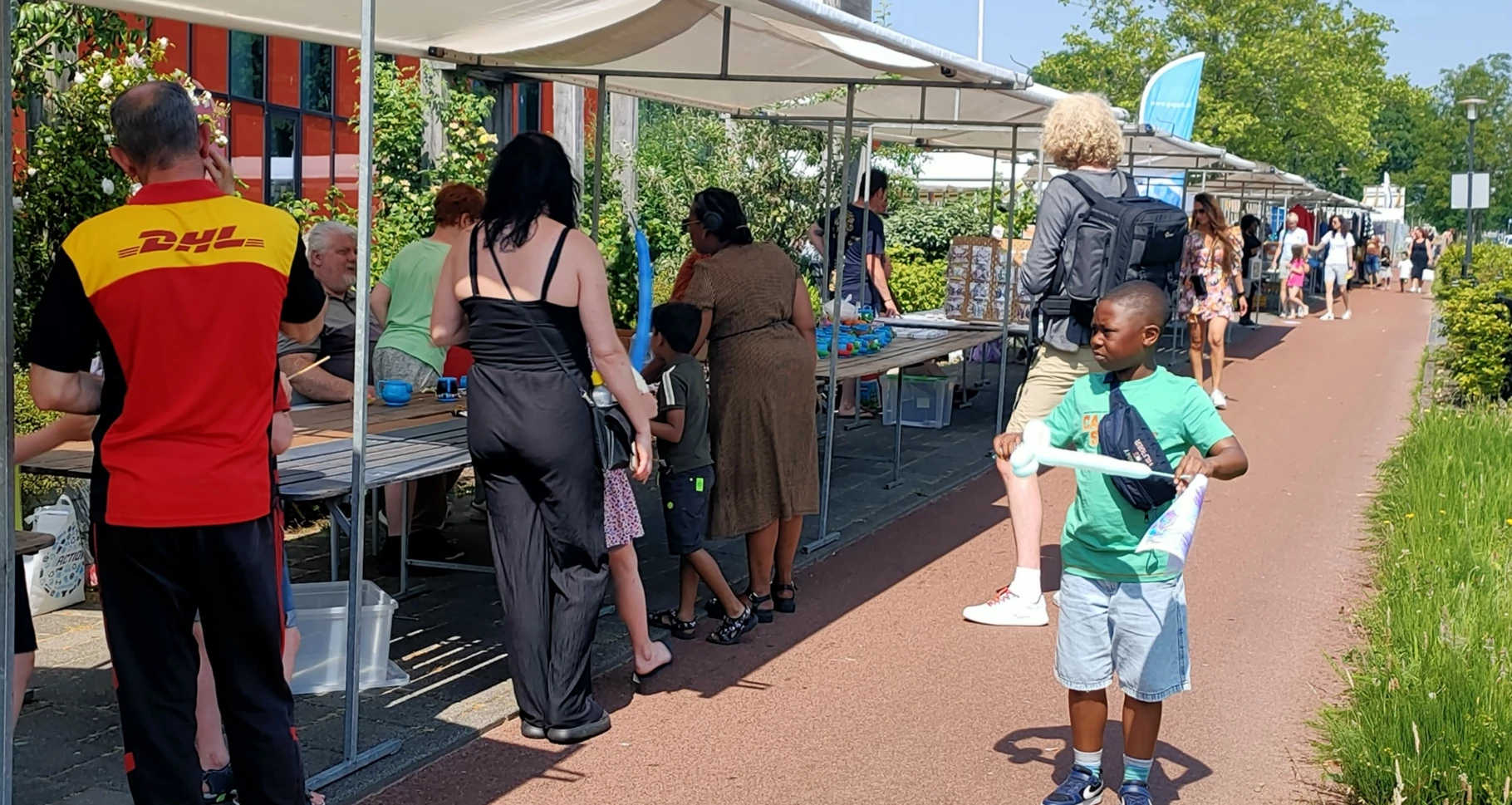Kraampjes bij wijkcentrum Heechterp Schieringen