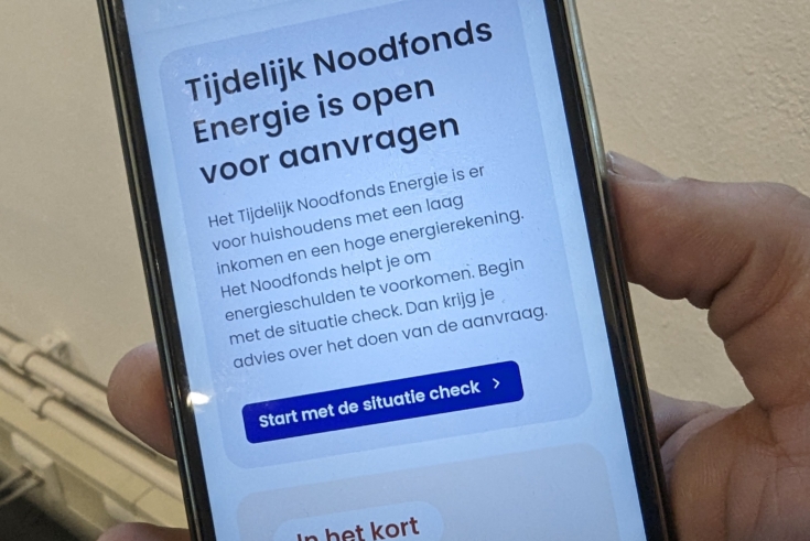 Mobiele telefoon laat website pagina zien